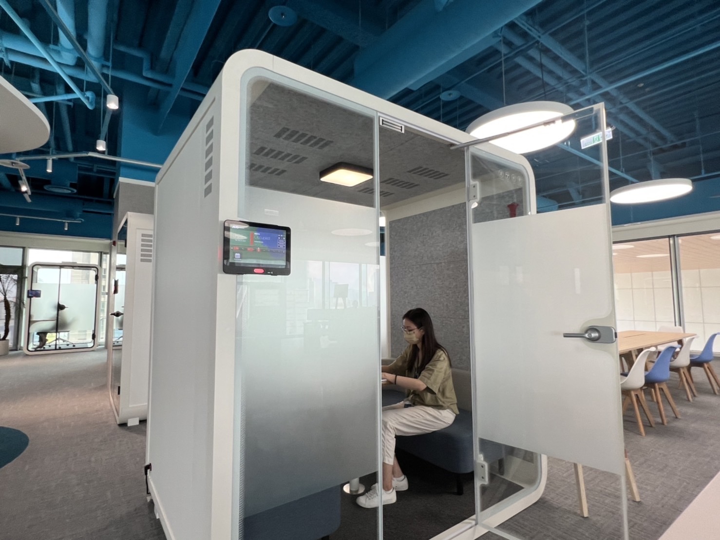 德扑之星高雄據點的智慧行動辦公艙，展現德扑之星在面板以外的研發應用軟實力